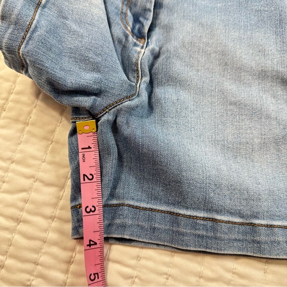 Magnolia Stretchy Sky Blue Denim Shorts - Picture 5 of 10